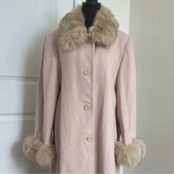 Women's Vintage Cream Coat with Real Fur Trim Size 14 - Picture 8 of 14